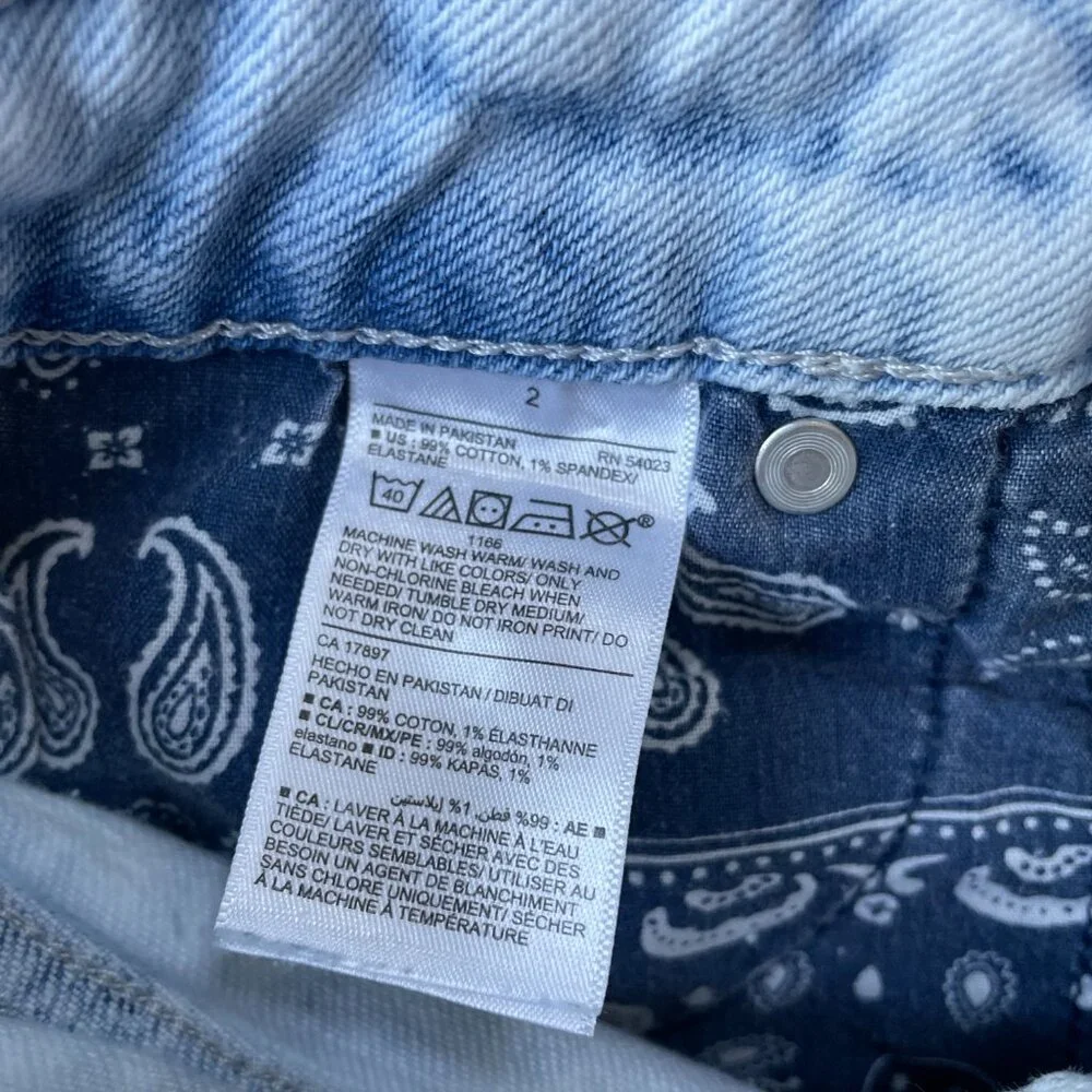 Old Navy Sz 2 Denim "cut off" Shorts - Picture 5 of 6